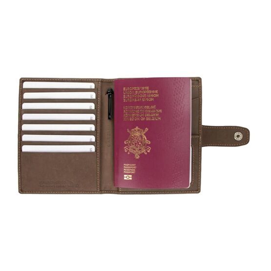 AirTag Passport Holder, Java Brown